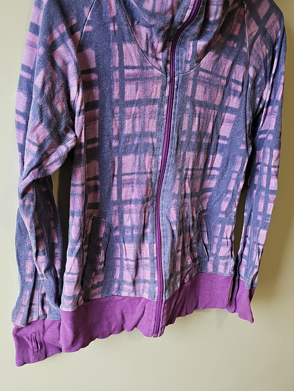 Bench Large Purple & Pink Plaid Zip Hoodie Jacket - Picture 3 of 7